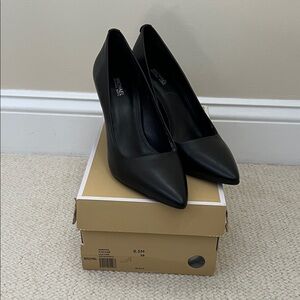 Michael Kors Elegant Black Pointed Heels